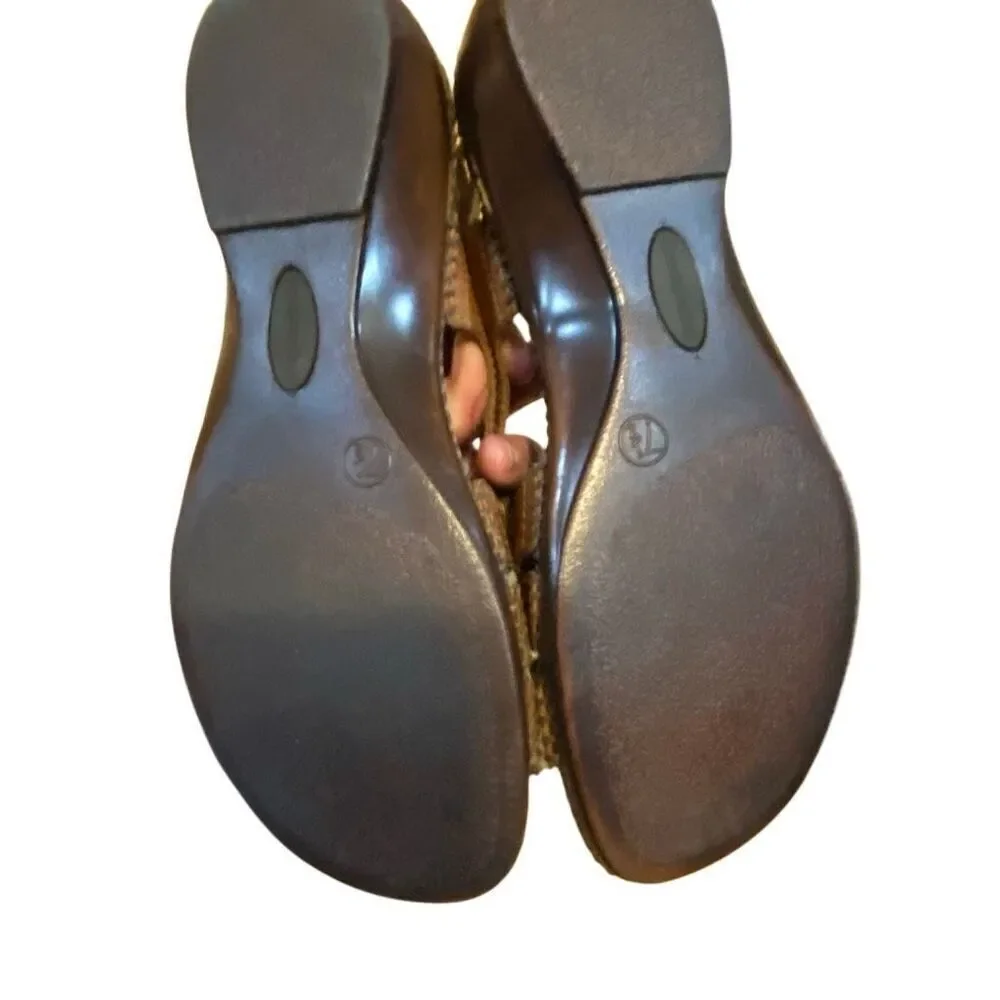 Naturalizer upper leather Miami size 7 1/2 torsey sandal with slight heel brown